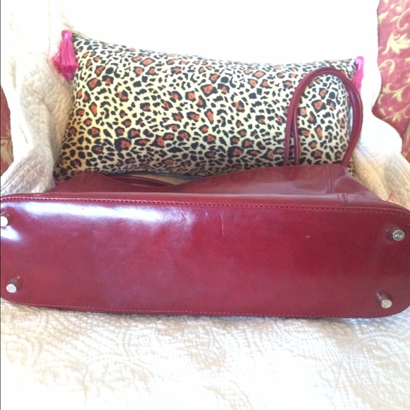 Red leather Monsac vintage hand bag. - Picture 3 of 4